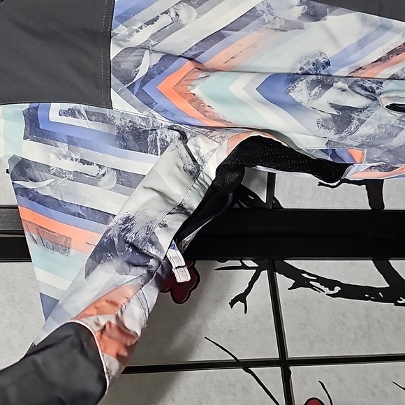 Nikita Snowboarding Jacket Coat Size Large - Picture 5 of 12